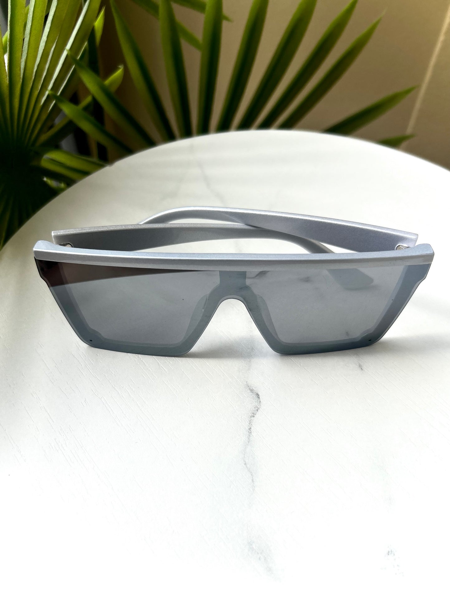 Ali’s Platinum Knockout Shades Oversized Futuristic Men’s Sunglasses UV Protection Bold Silver & Black Fashion Retro Street Eyewear