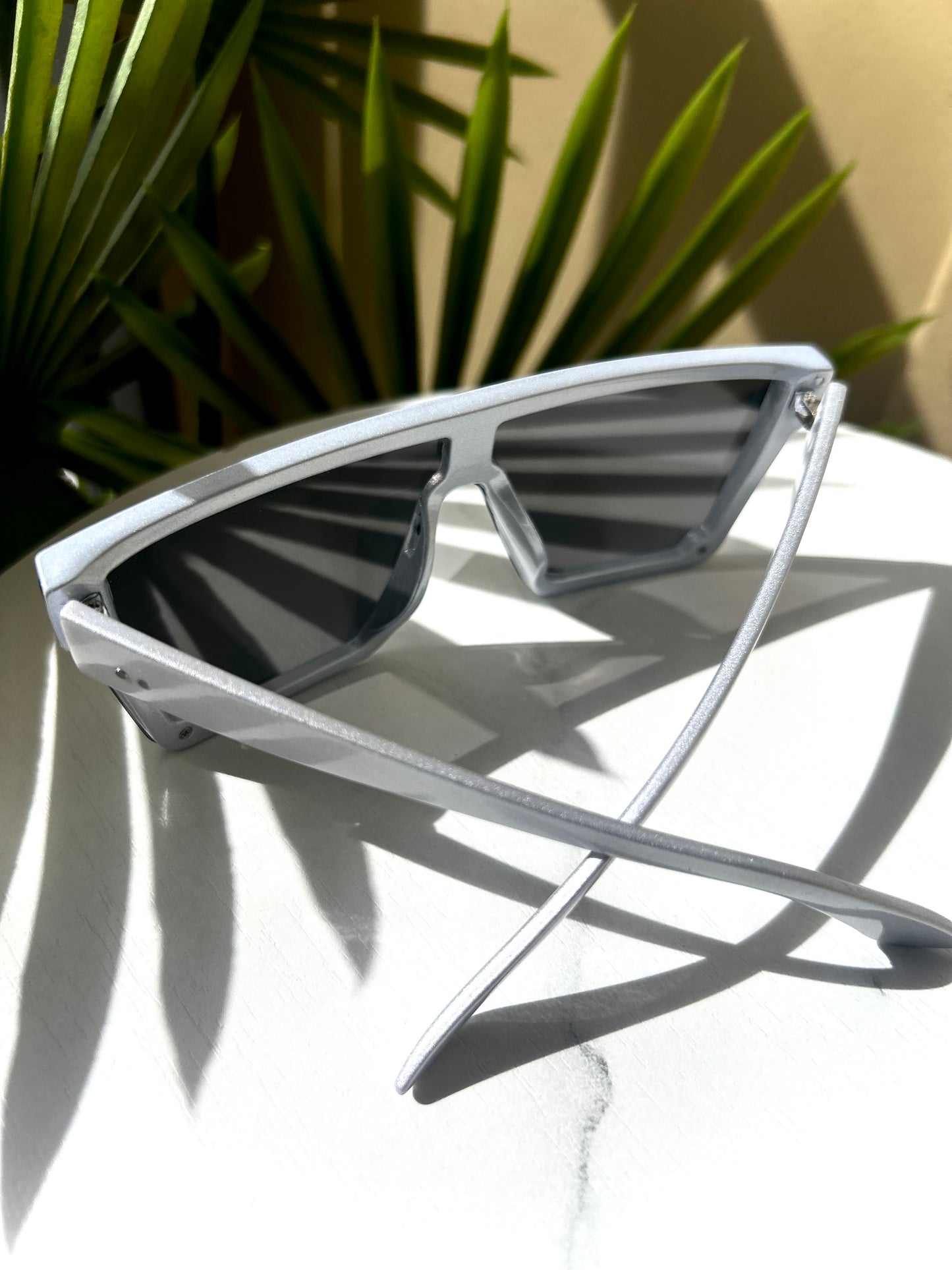 Ali’s Platinum Knockout Shades Oversized Futuristic Men’s Sunglasses UV Protection Bold Silver & Black Fashion Retro Street Eyewear