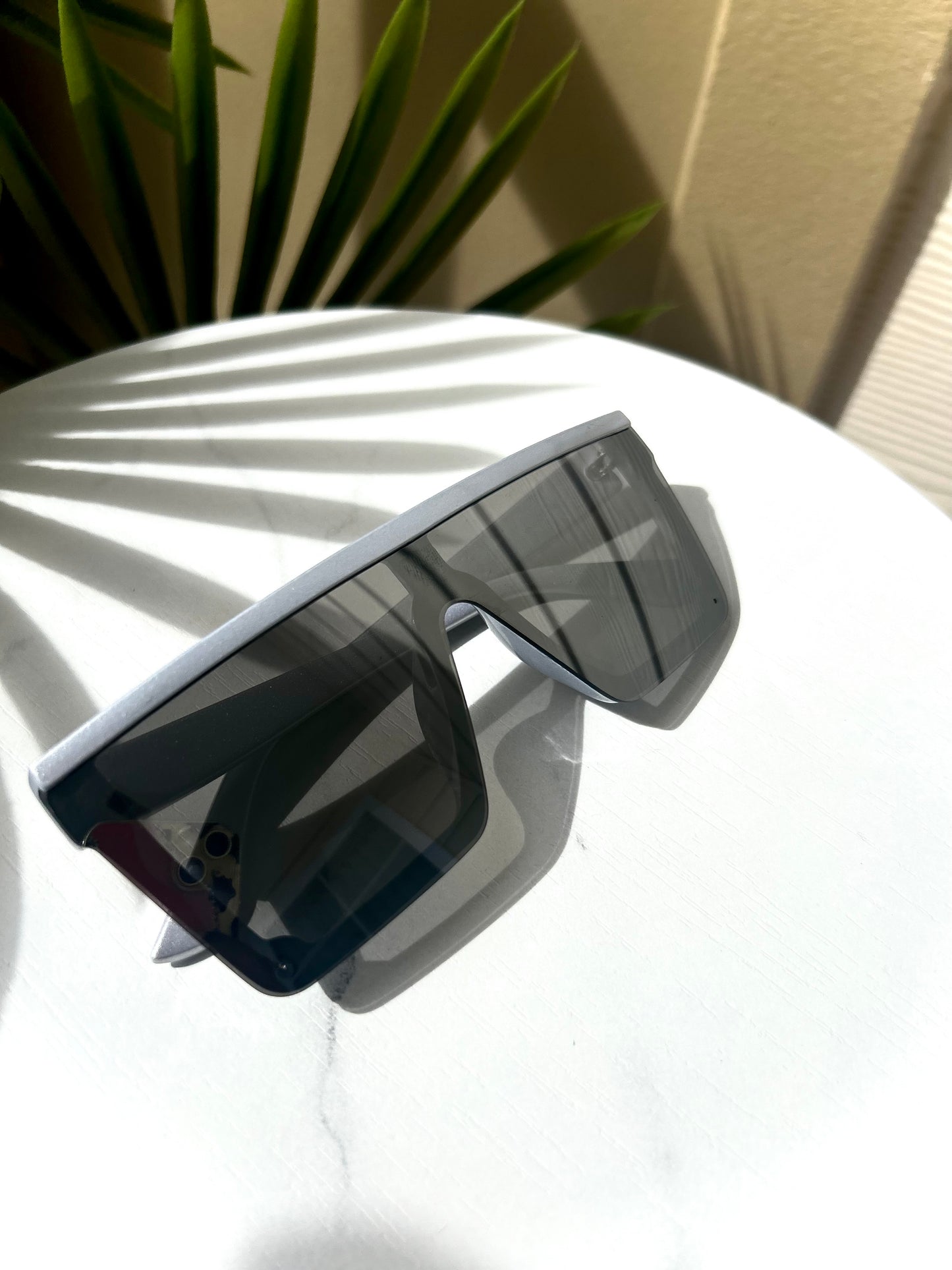 Ali’s Platinum Knockout Shades Oversized Futuristic Men’s Sunglasses UV Protection Bold Silver & Black Fashion Retro Street Eyewear