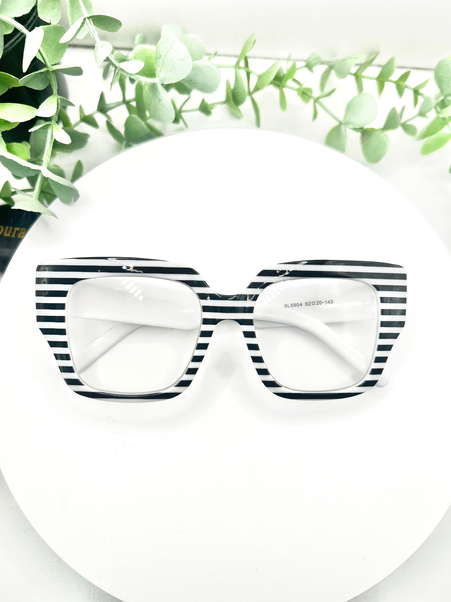 The Jones Effect – Oversized Square Black White Striped Statement Glasses Grace Jones Inspired Bold Fashion Eyewear Women Retro Frames
