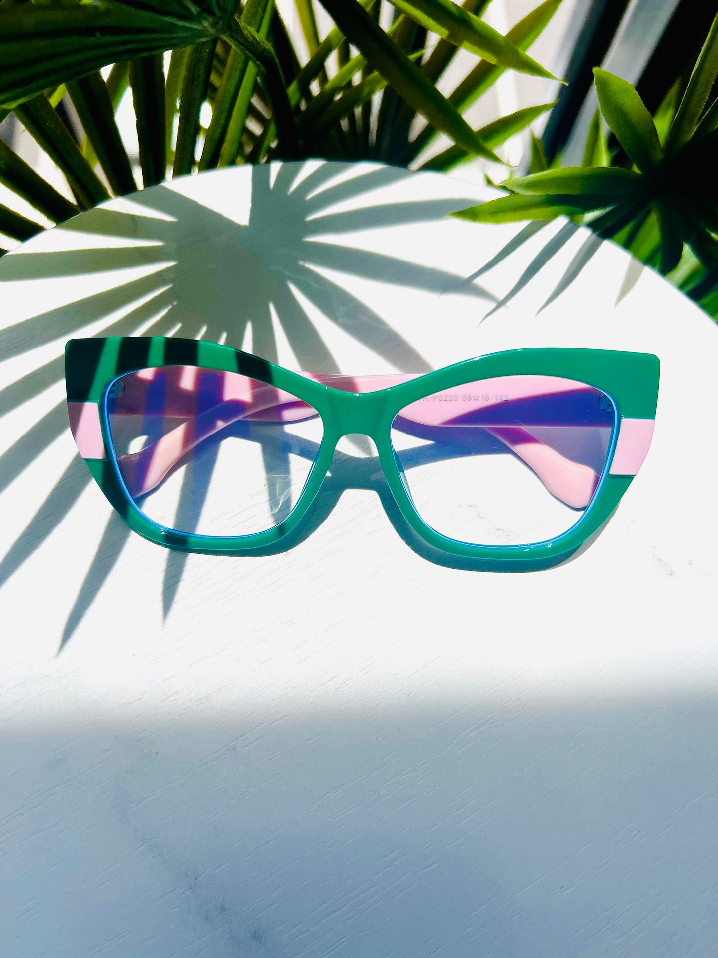 Kiwi Kool Aid – Juicy, Flirty, and Totally Unbothered Eyeglass Frames
