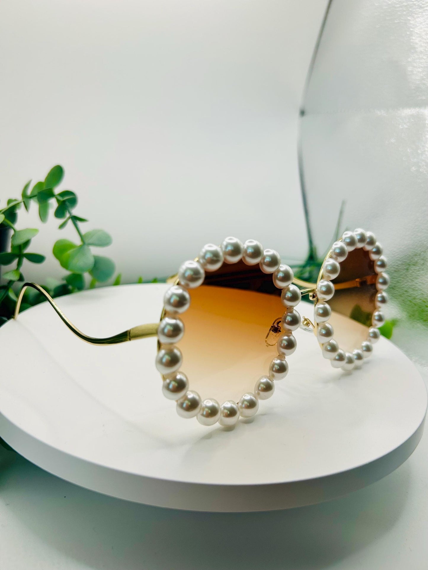Pearl Please Round Sunglasses-Oversized Vintage Glam Statement Frames Luxury Circle Brown Sparkle Trendy Summer Shades Festival Eyeglasses