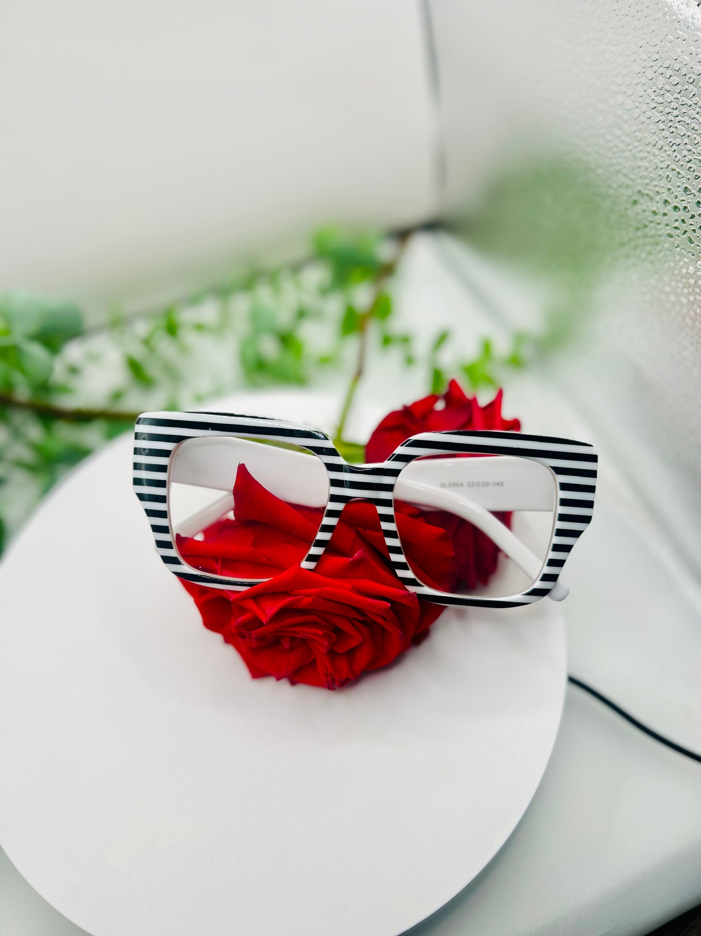 The Jones Effect – Oversized Square Black White Striped Statement Glasses Grace Jones Inspired Bold Fashion Eyewear Women Retro Frames