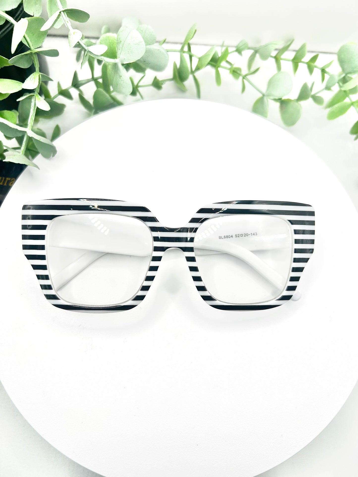 The Jones Effect – Oversized Square Black White Striped Statement Glasses Grace Jones Inspired Bold Fashion Eyewear Women Retro Frames
