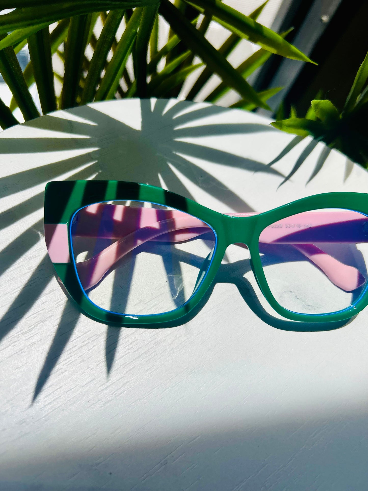 Kiwi Kool Aid – Juicy, Flirty, and Totally Unbothered Eyeglass Frames