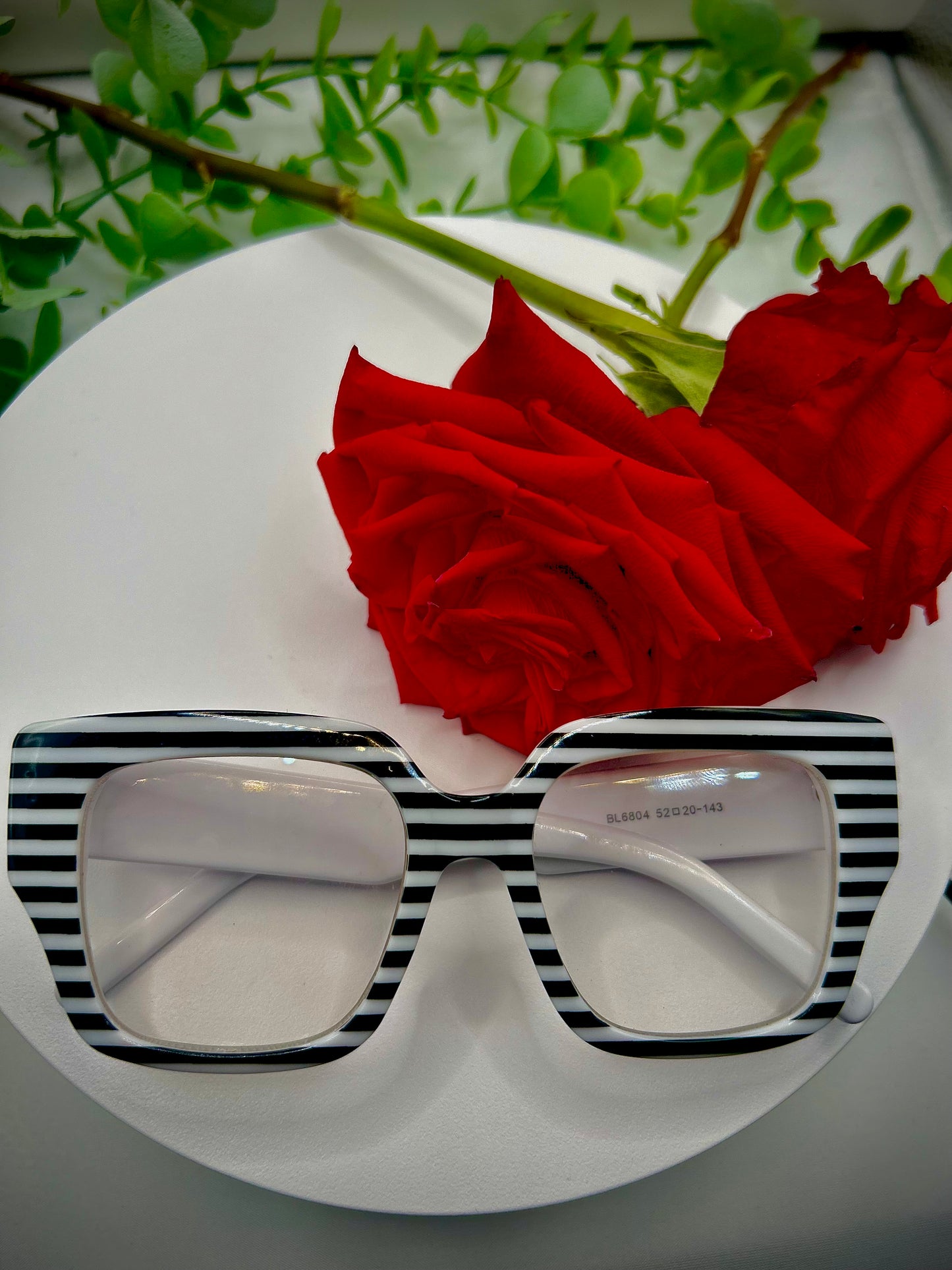 The Jones Effect – Oversized Square Black White Striped Statement Glasses Grace Jones Inspired Bold Fashion Eyewear Women Retro Frames